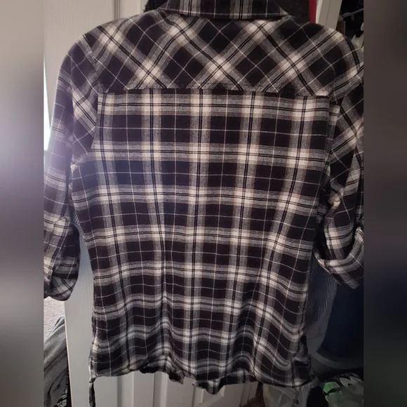 Charlotte Russe Plaid, Buttoned Top, ¾ Sleeve - Picture 2 of 10